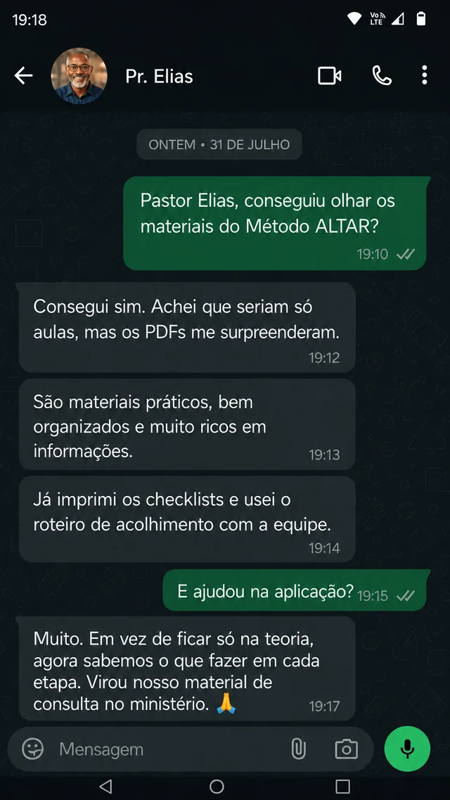 Print da conversa com o pastor Elias sobre os materiais e checklists do Método Altar
